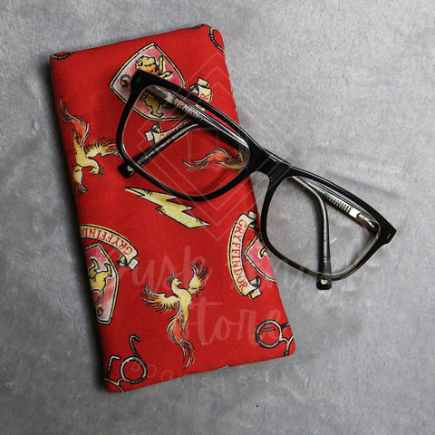 House of Courage | Wizarding | Glasses Pouch